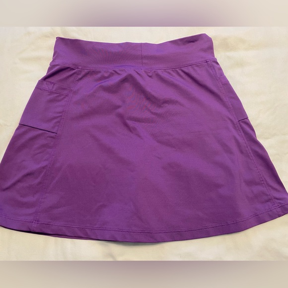 New purple running skirt with built-in shorts & pockets on both sides size 4-6 - Picture 6 of 9